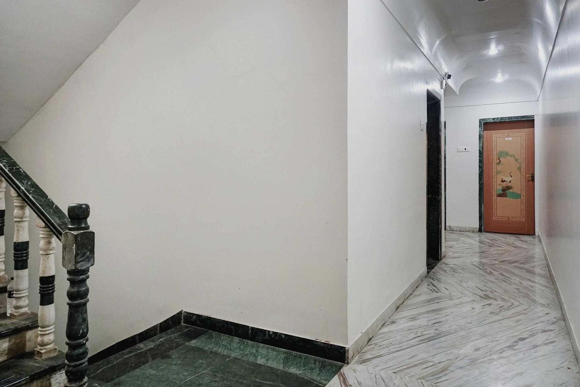 Collection O Shreya Hotel Talegaon Dabhade Exterior photo